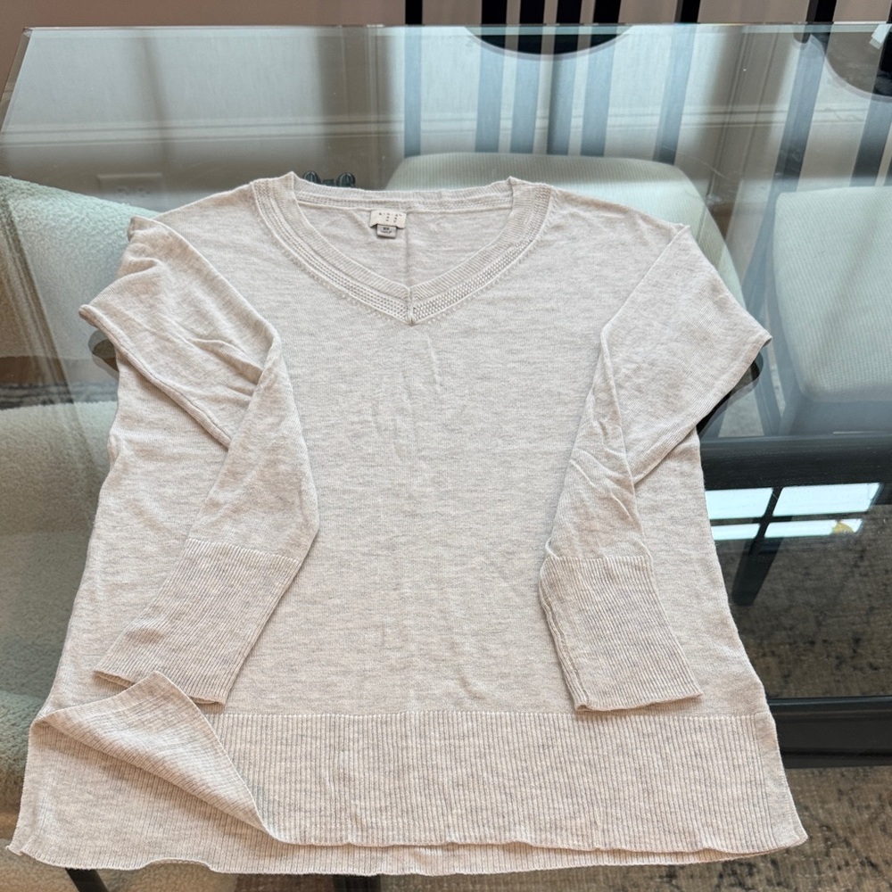 Women's Cream Light Gray Marled V-Neck Sweater